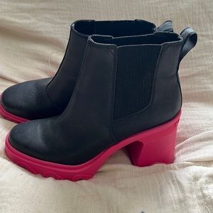 Bright Pink Sorel Ankle Boot Chunky Heel Grippy Sole
